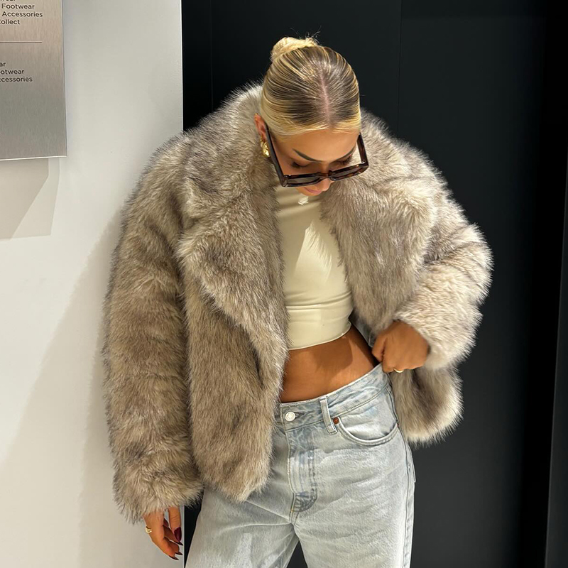 Women Streetwear Brand - Стильная женская куртка из искусственного меха